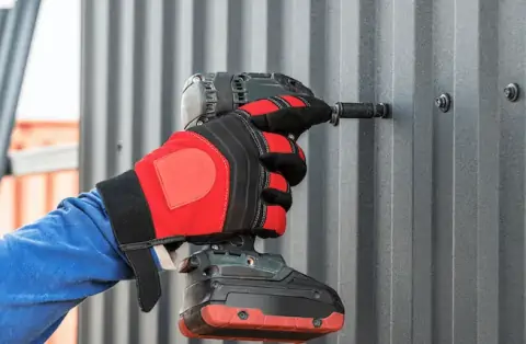 Travaux de zinguerie - Dom-le-Mesnil